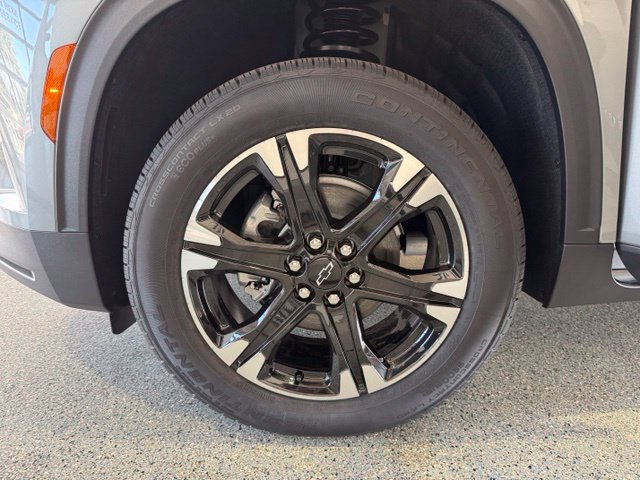 2027 Chevrolet Traverse LT - Photo 28