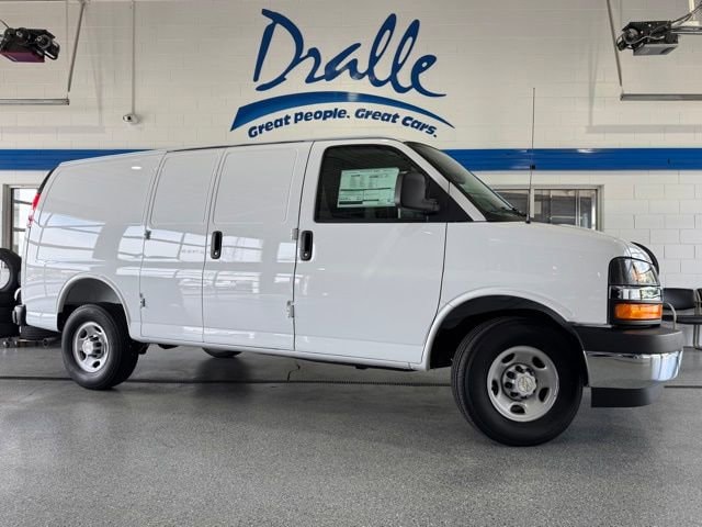 2026 Chevrolet Express 2500 Work Van HD's photo