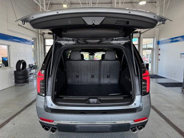 2026 Chevrolet Suburban Premier - Photo 12