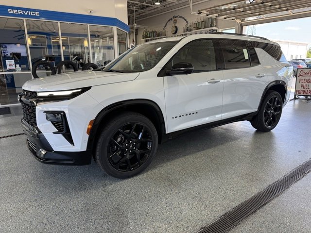 2026 Chevrolet Traverse RS photo 3