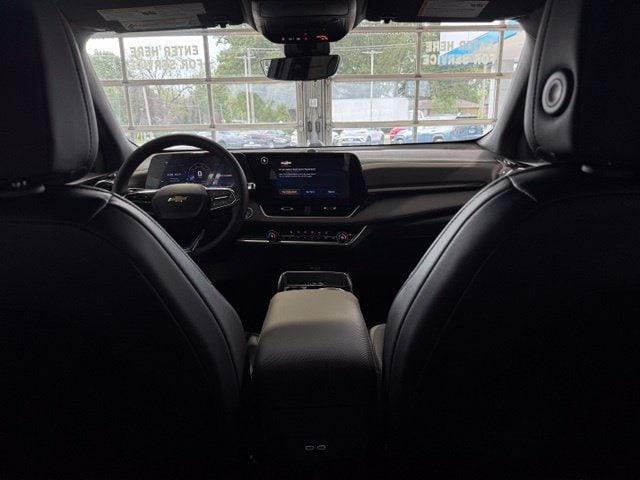 2027 Chevrolet Equinox LT - Photo 14