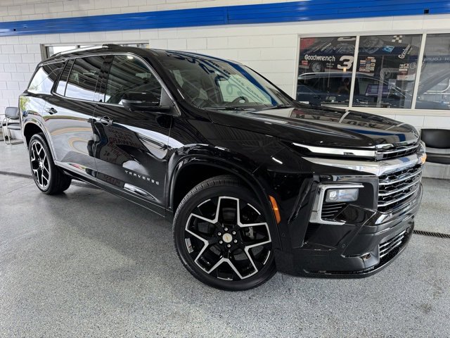 2025 Chevrolet Traverse High Country photo 2