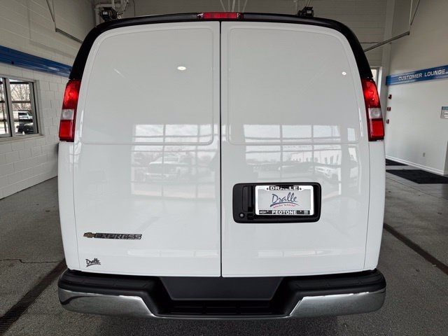 2026 Chevrolet Express Cargo Work Van - Photo 8