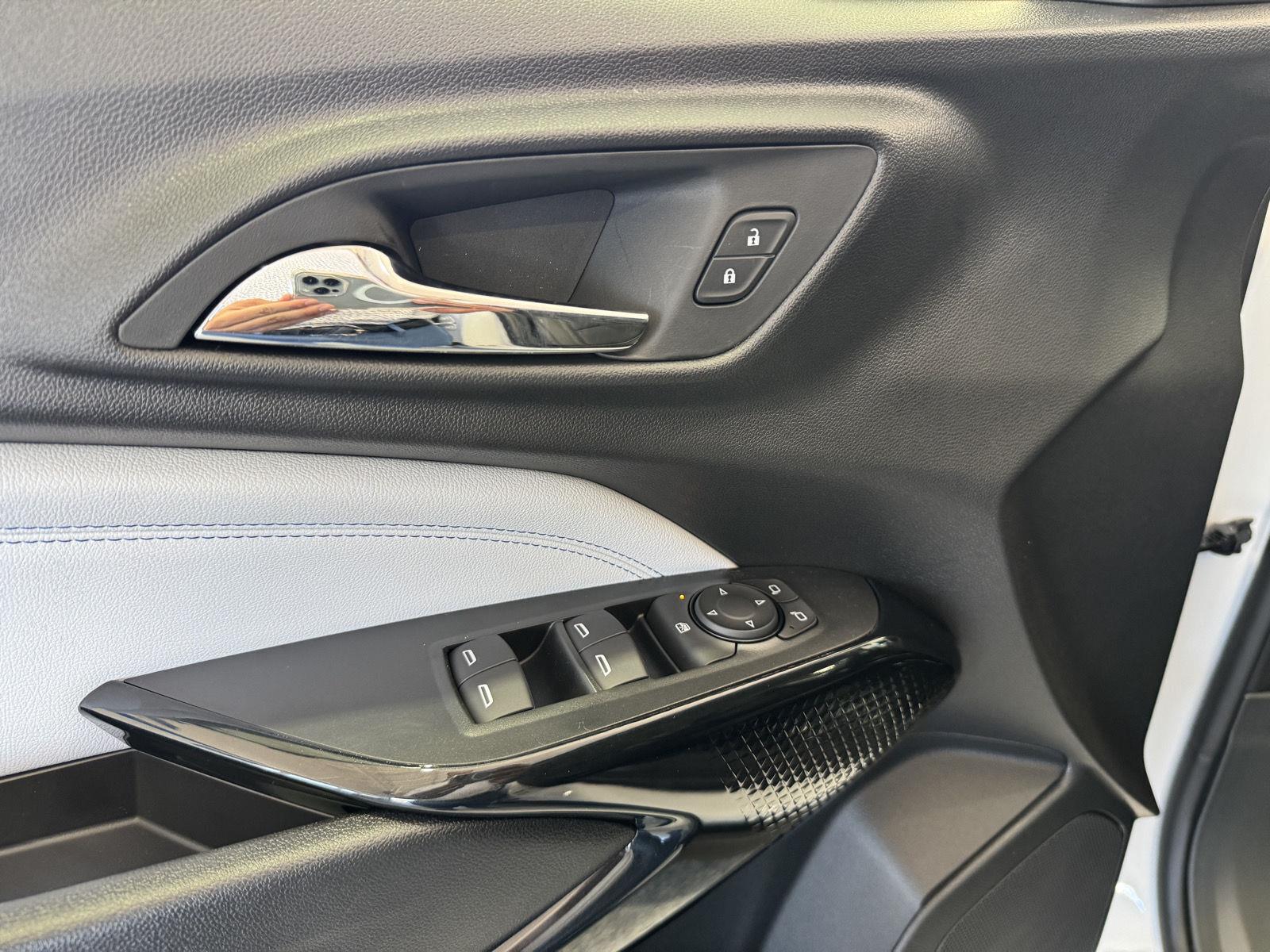 2026 Chevrolet Trax LT - Photo 6