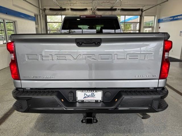 2026 Chevrolet Silverado 2500 HD Custom - Photo 9