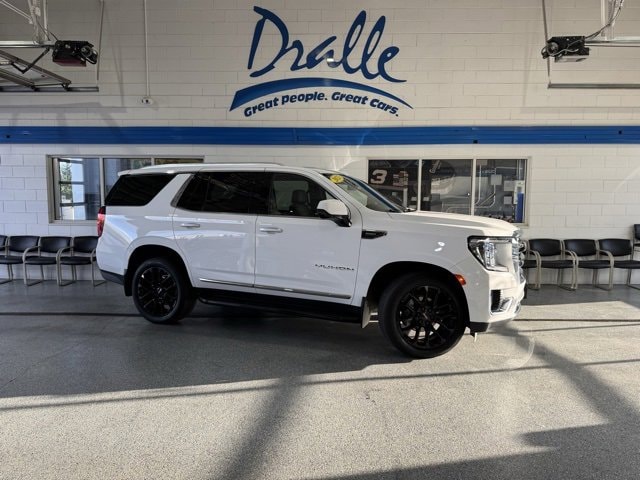 2023 GMC Yukon SLT's photo