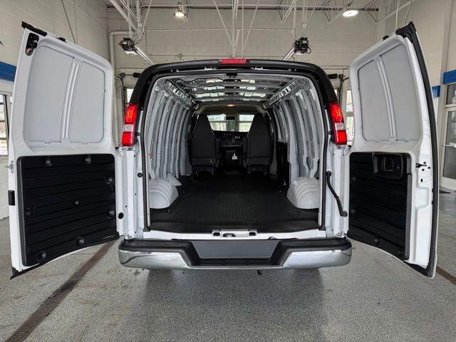 2026 Chevrolet Express Cargo Work Van - Photo 9
