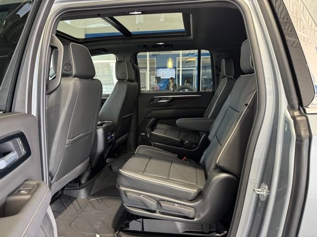 2026 Chevrolet Suburban Premier - Photo 10
