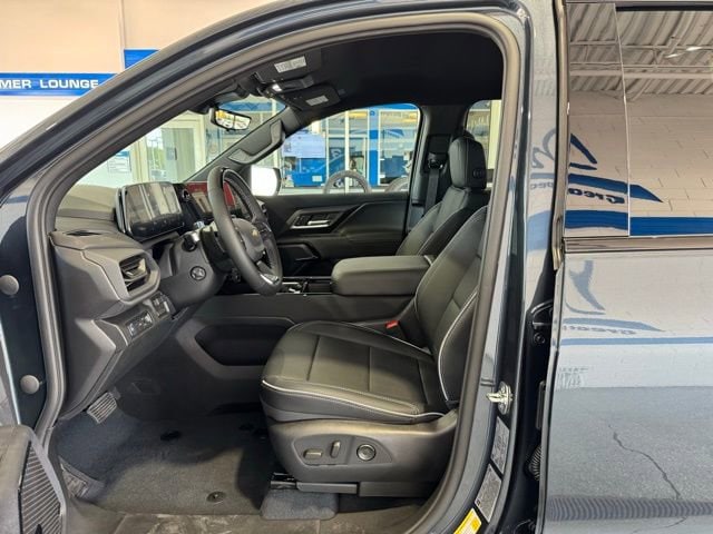 2026 Chevrolet Silverado EV LT - Photo 7