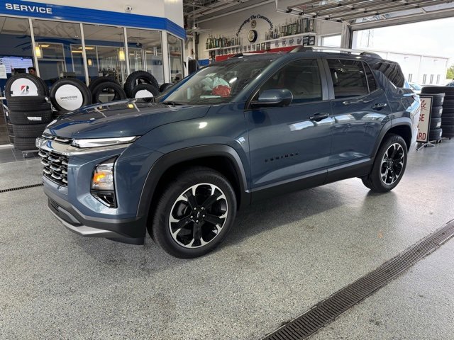 2026 Chevrolet Equinox LT photo 2