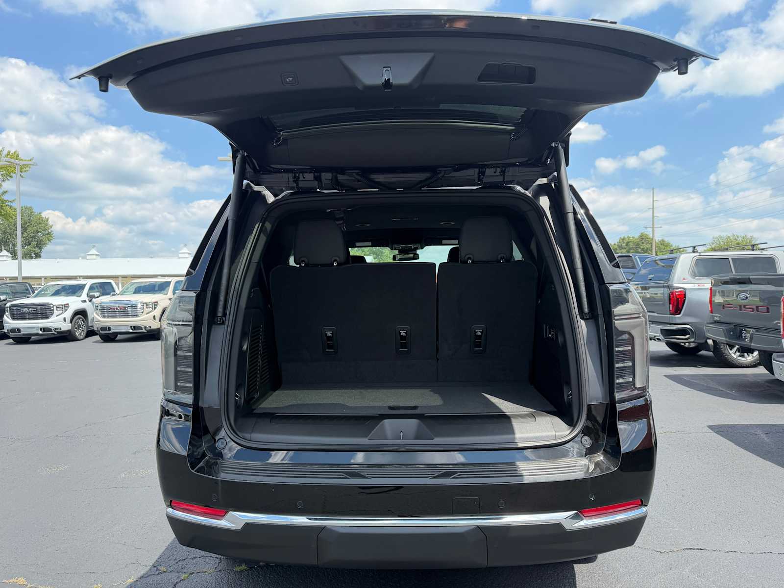 2026 Chevrolet Tahoe LT - Photo 31