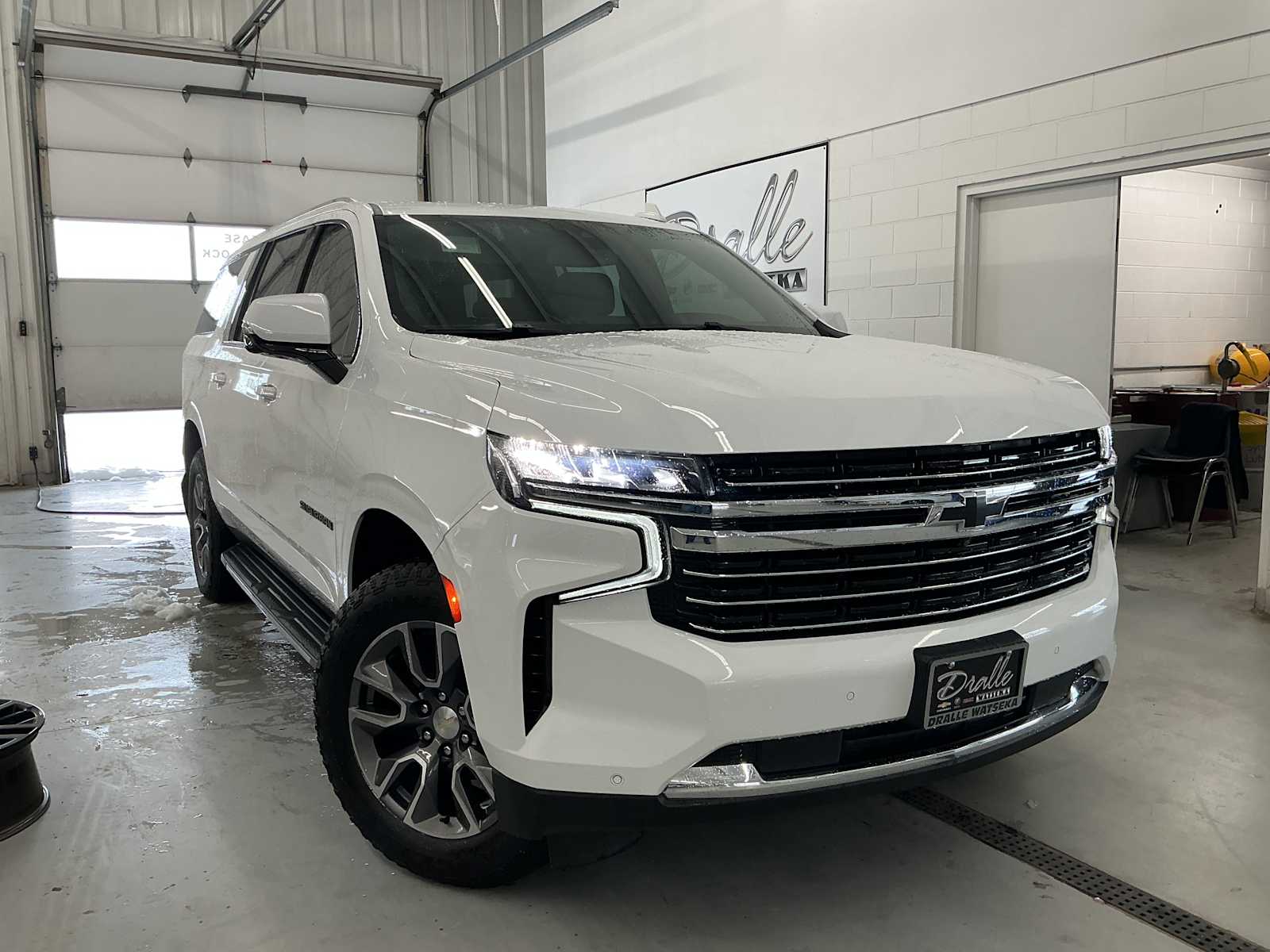 2022 Chevrolet Suburban LT's photo