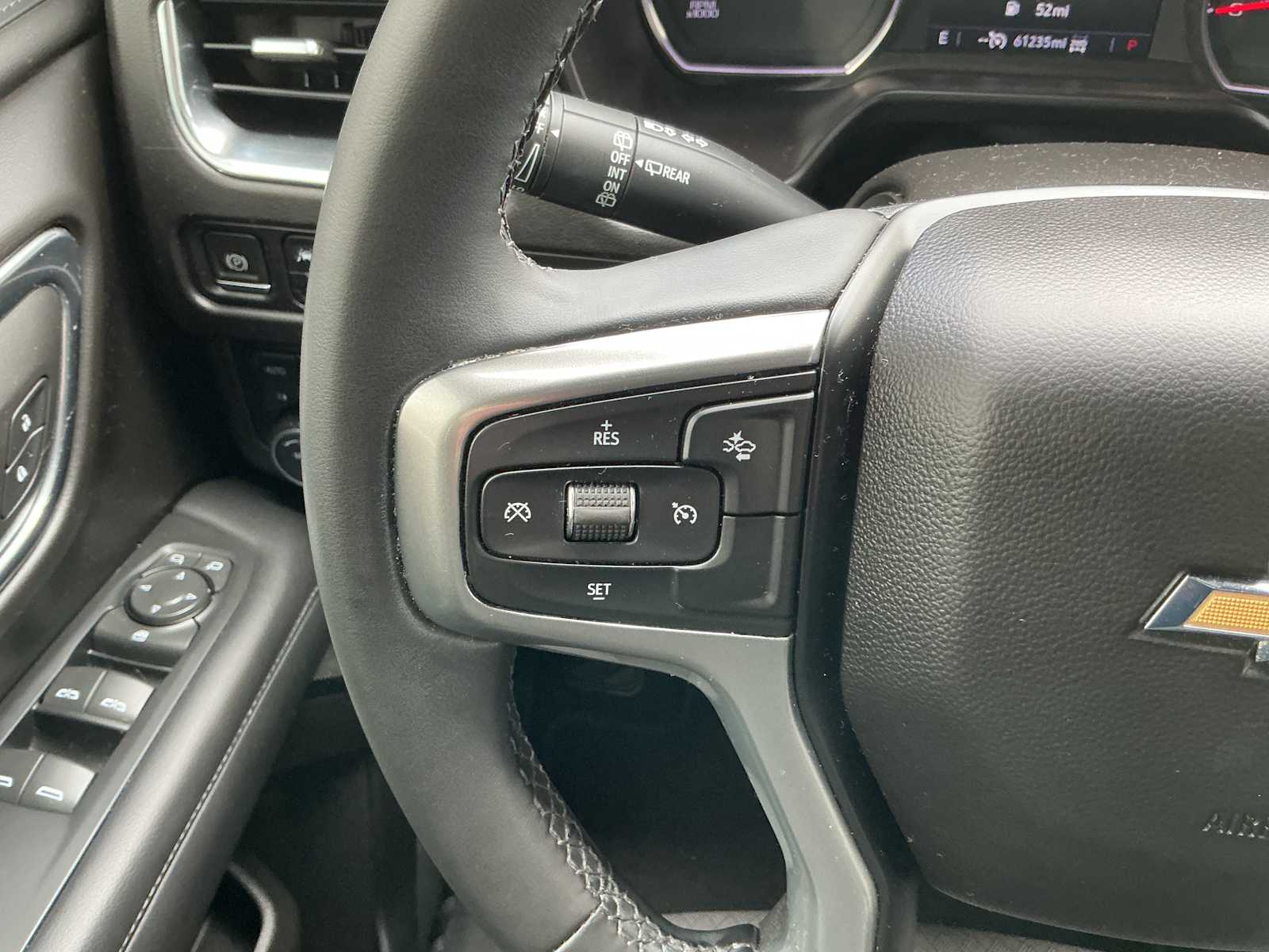 2023 Chevrolet Suburban LS - Photo 10
