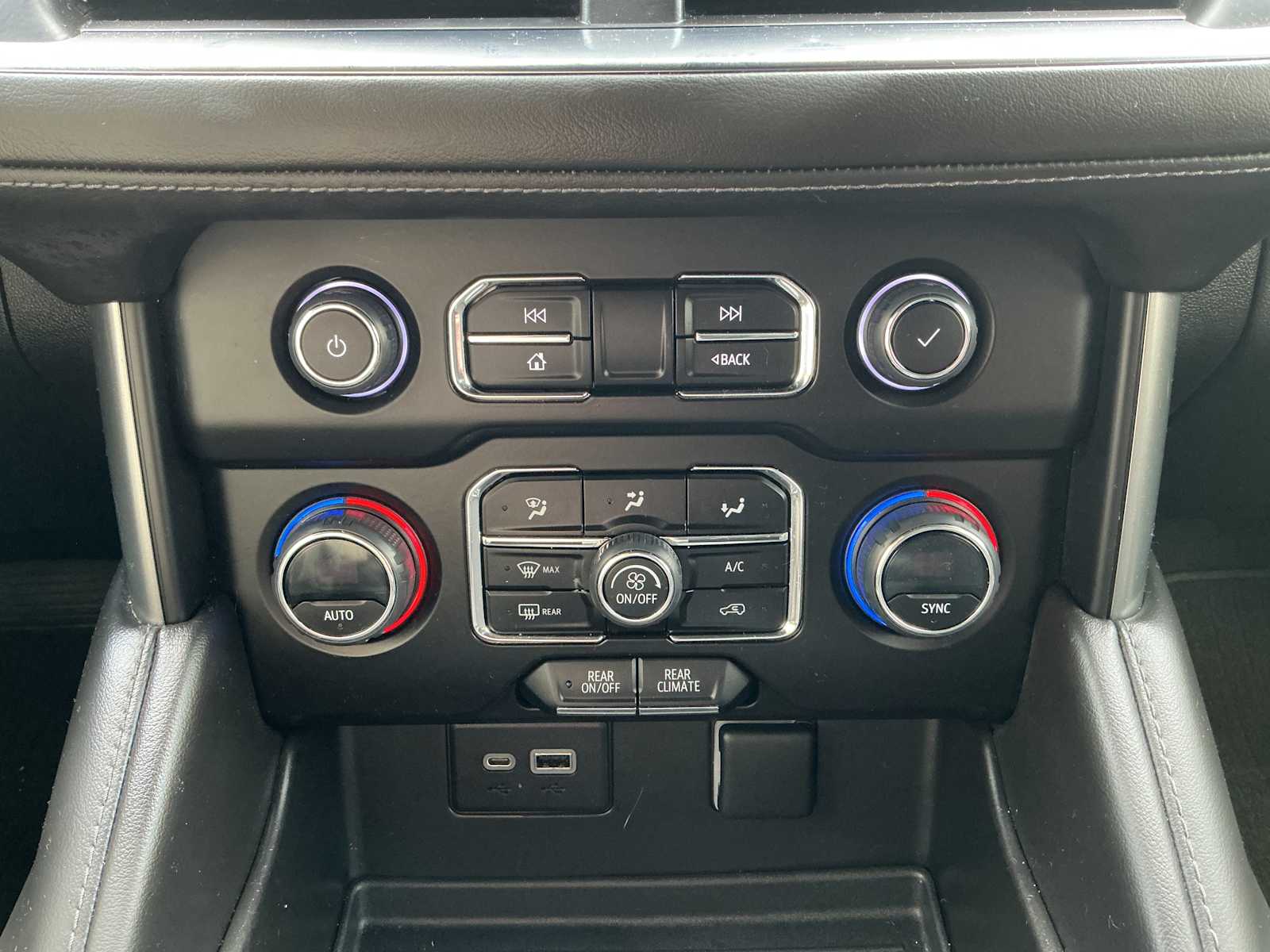 2023 Chevrolet Suburban LS - Photo 14