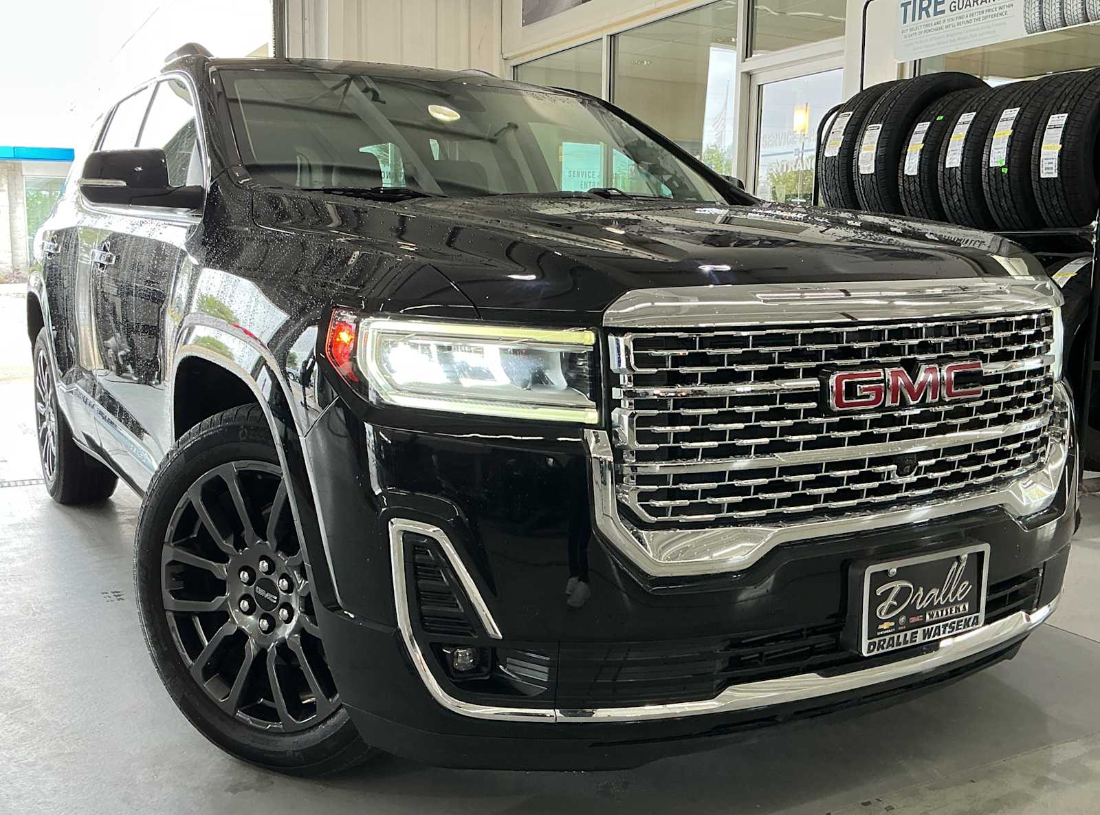 2023 GMC Acadia Denali's photo