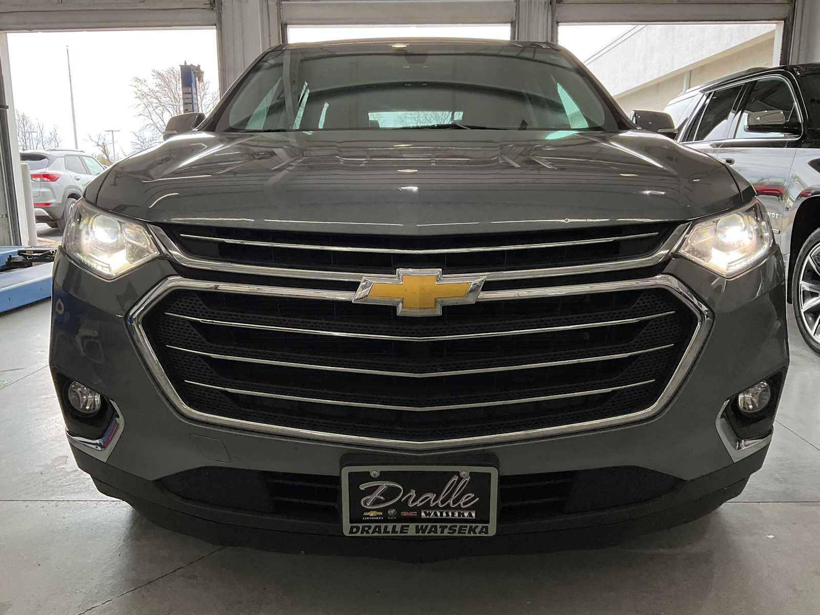 Used 2018 Chevrolet Traverse 1LT with VIN 1GNEVGKW5JJ163747 for sale in Watseka, IL