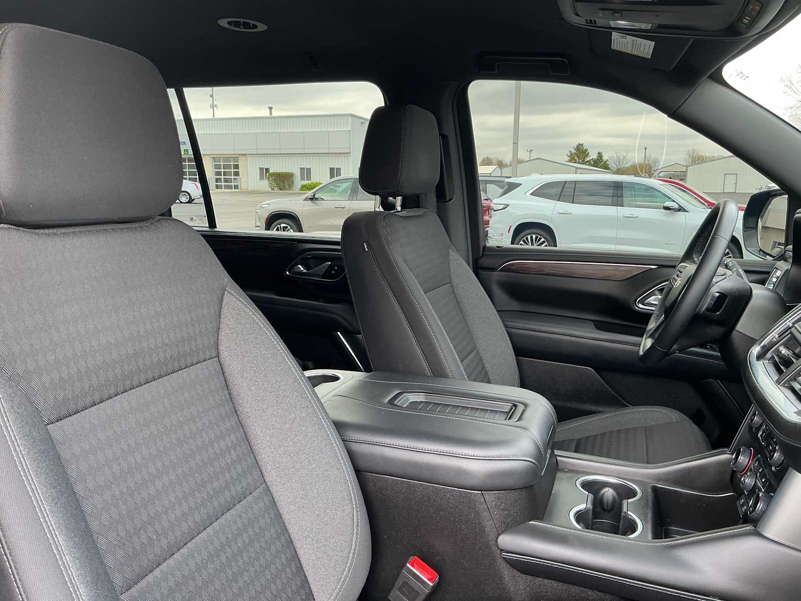 2023 Chevrolet Suburban LS - Photo 28
