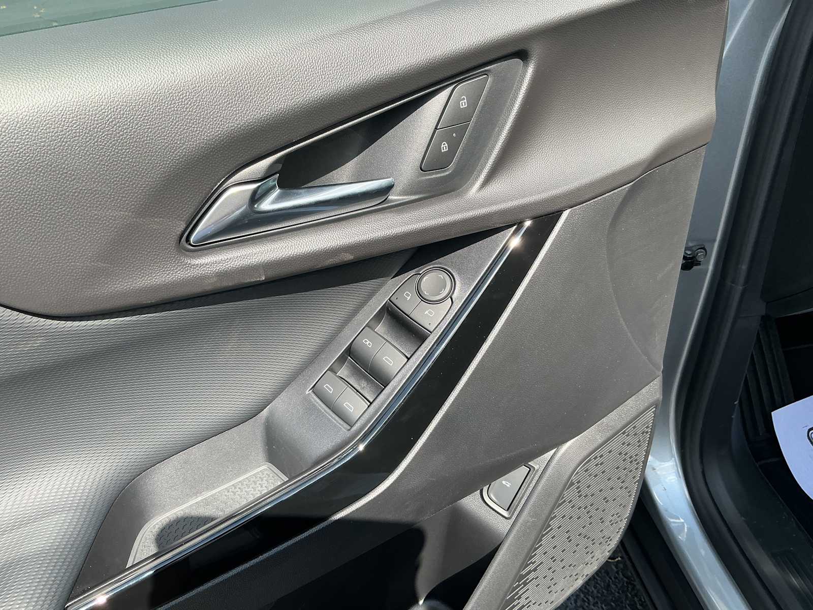2027 Chevrolet Equinox LT - Photo 21