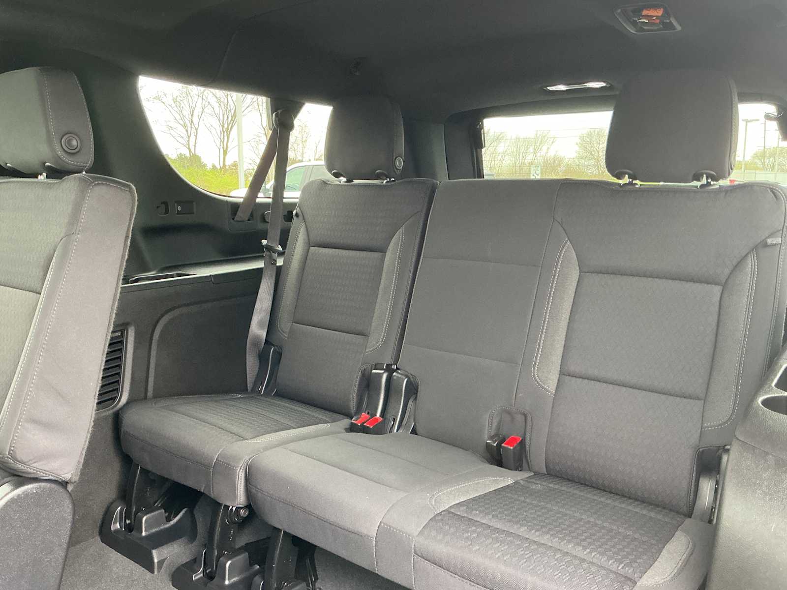 2023 Chevrolet Suburban LS - Photo 25
