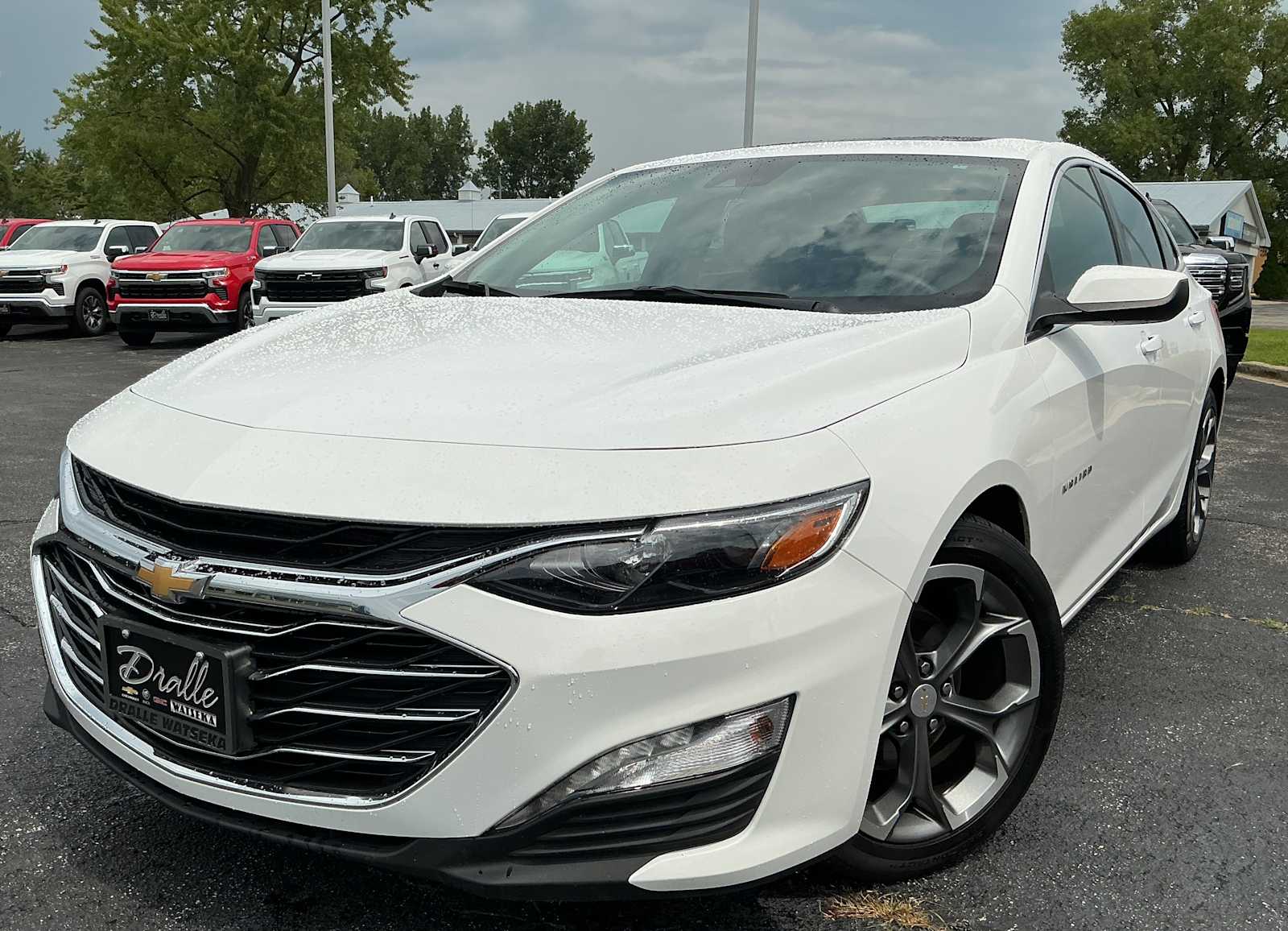 2024 Chevrolet Malibu 1LT photo 3