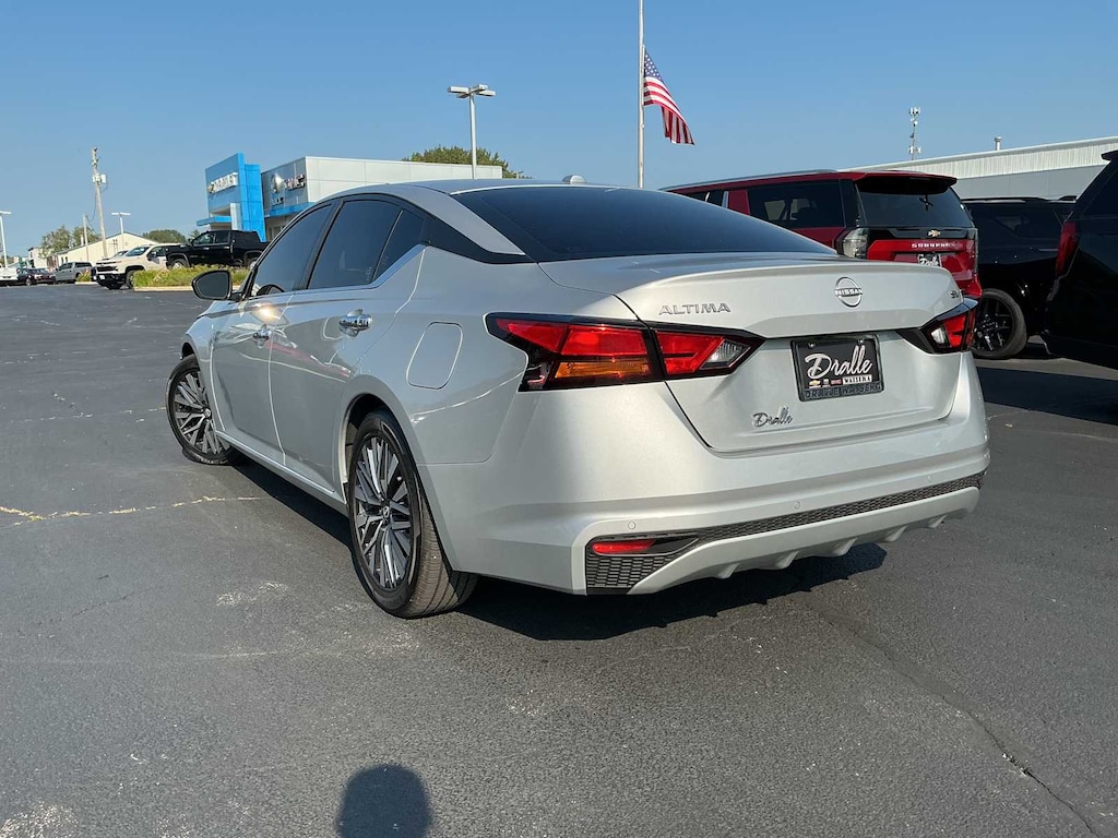 Used 2024 Nissan Altima 2.5 SV