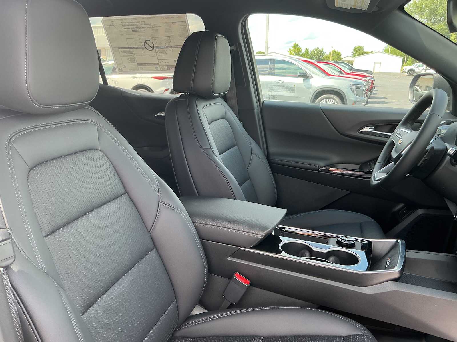 2027 Chevrolet Equinox LT - Photo 27
