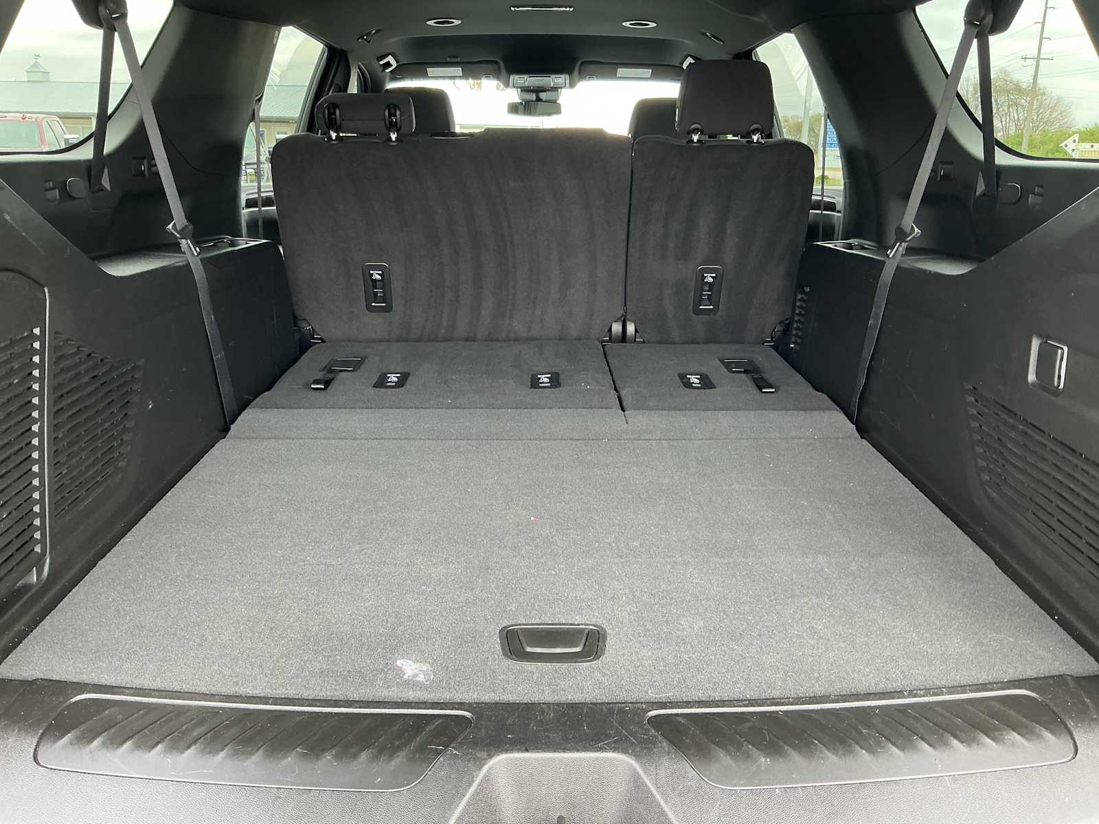2023 Chevrolet Suburban LS - Photo 31