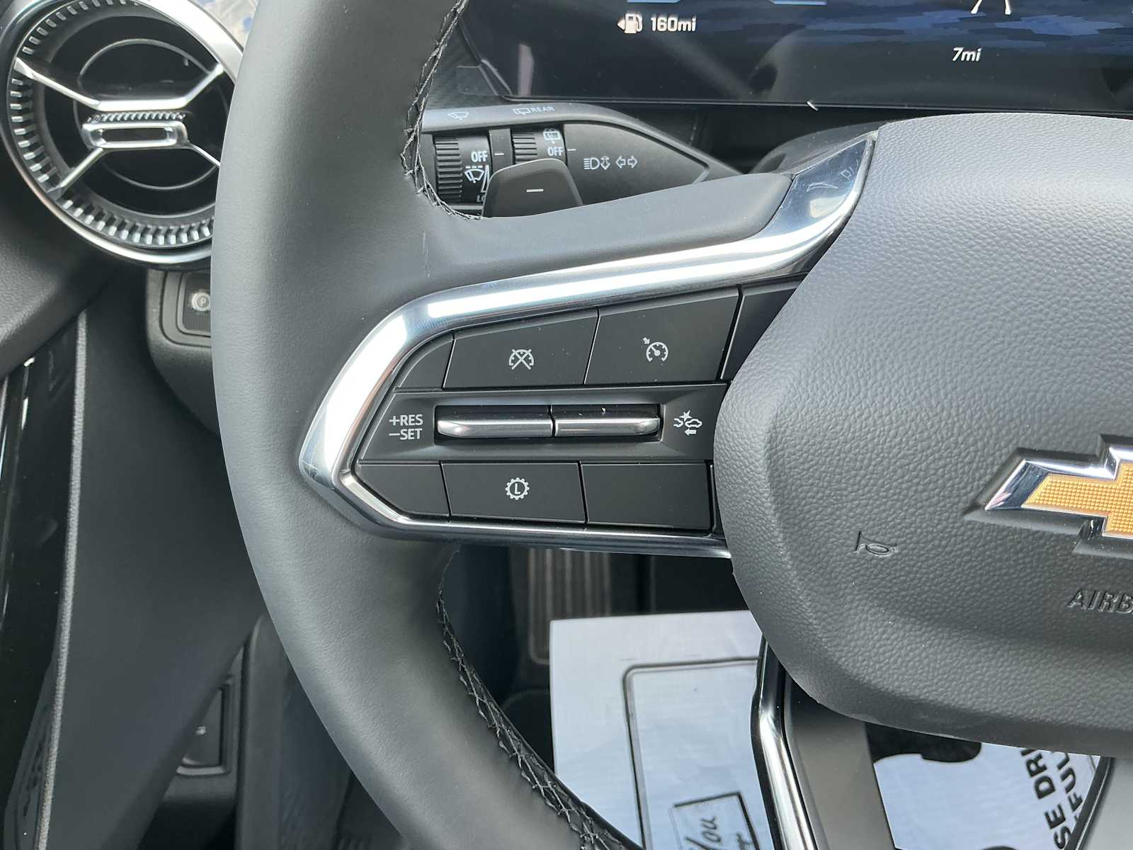 2027 Chevrolet Equinox LT - Photo 10