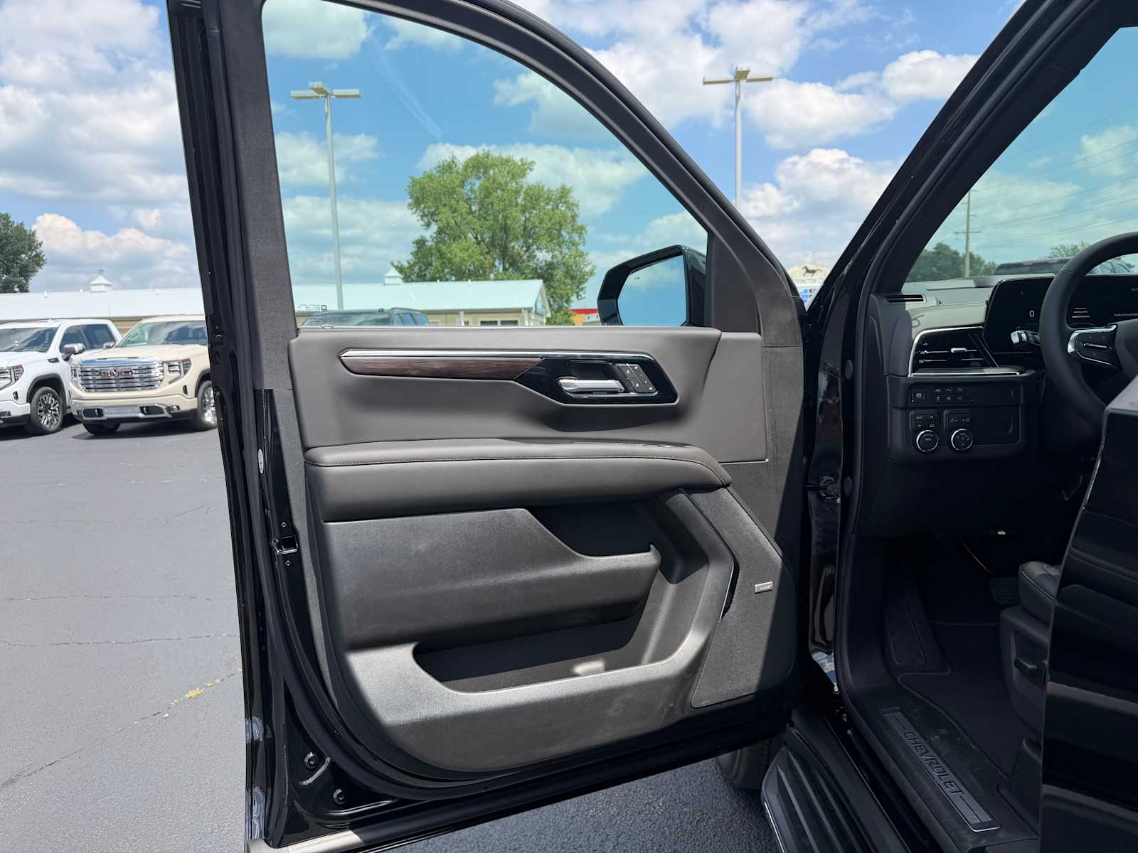 2026 Chevrolet Tahoe LT - Photo 19