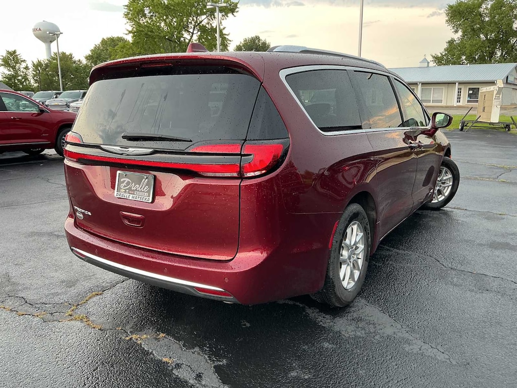 Used 2021 Chrysler Pacifica Touring L