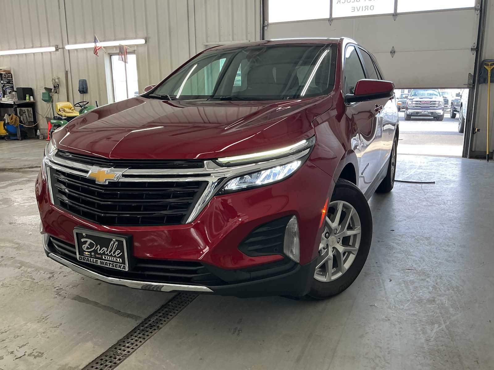 2024 Chevrolet Equinox LT photo 3