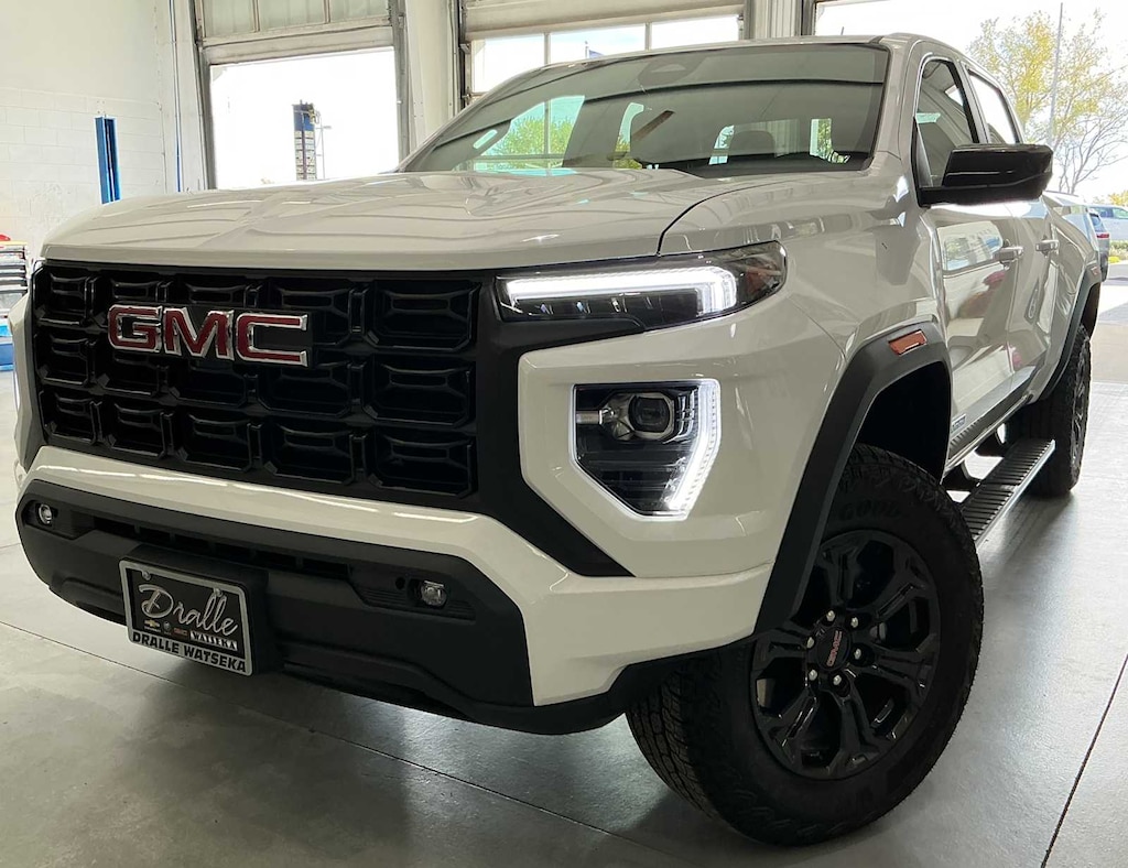 Used 2025 GMC Canyon Elevation Truck