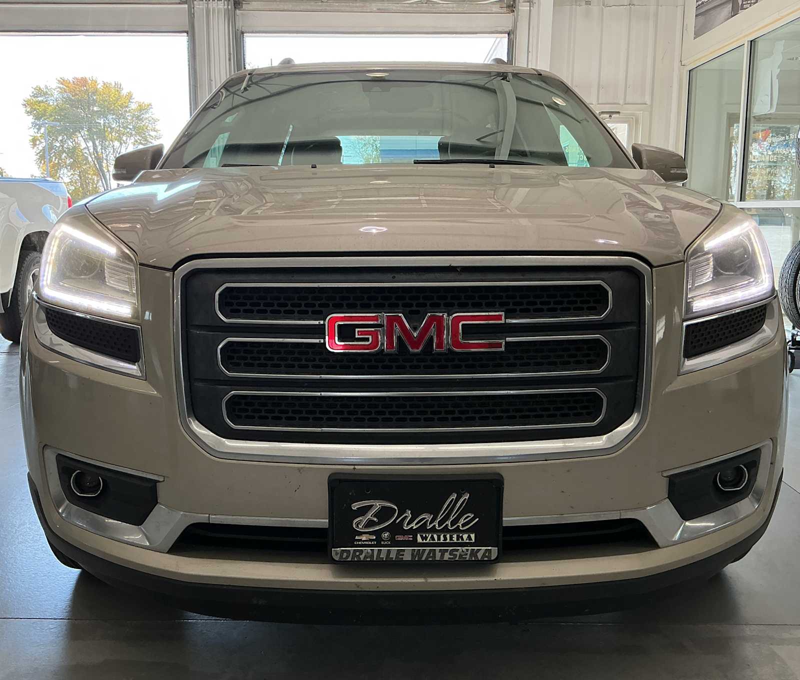 Used 2015 GMC Acadia SLT2 with VIN 1GKKVSKD8FJ184570 for sale in Watseka, IL
