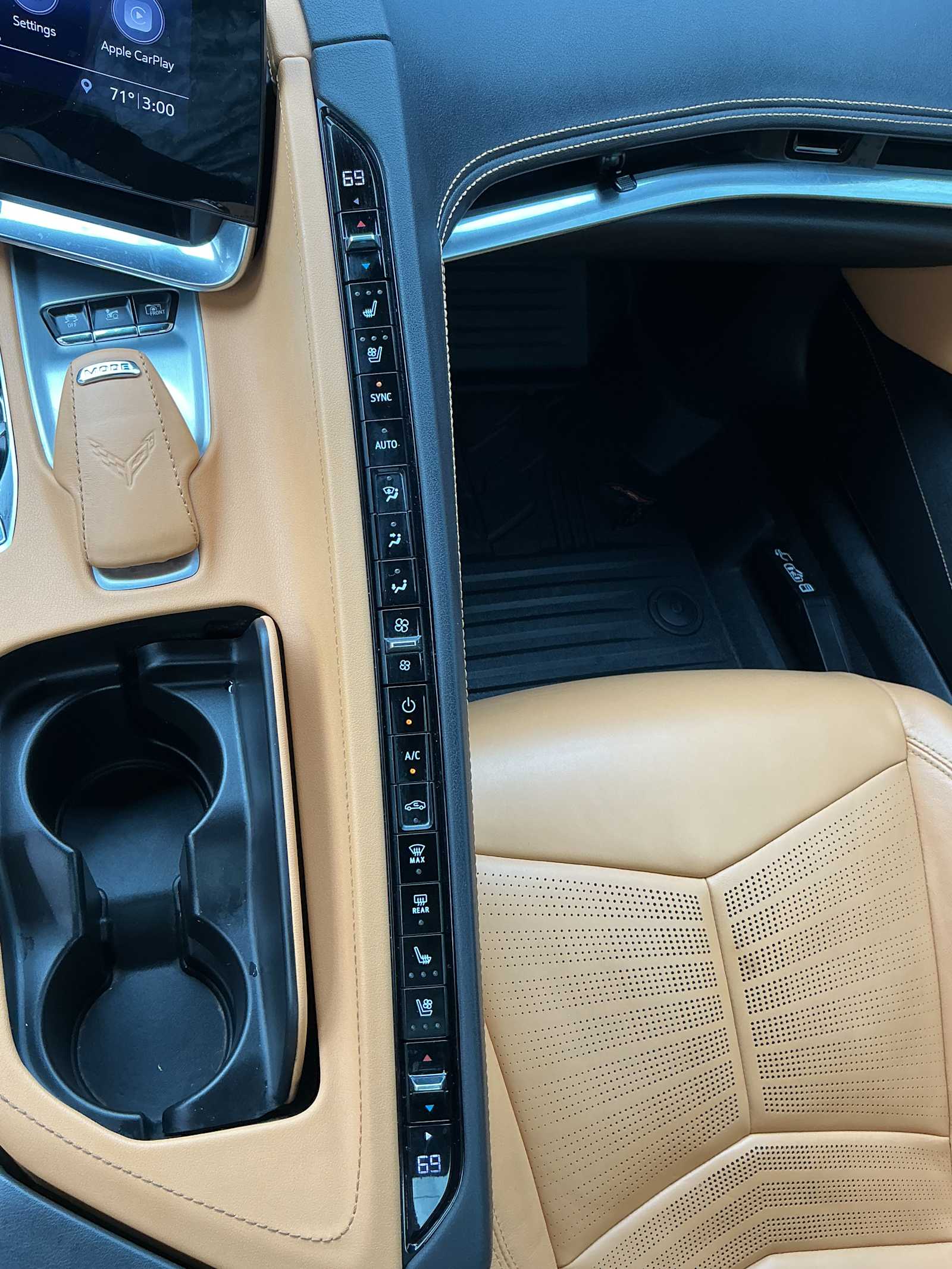 2020 Chevrolet Corvette 2LT - Photo 12
