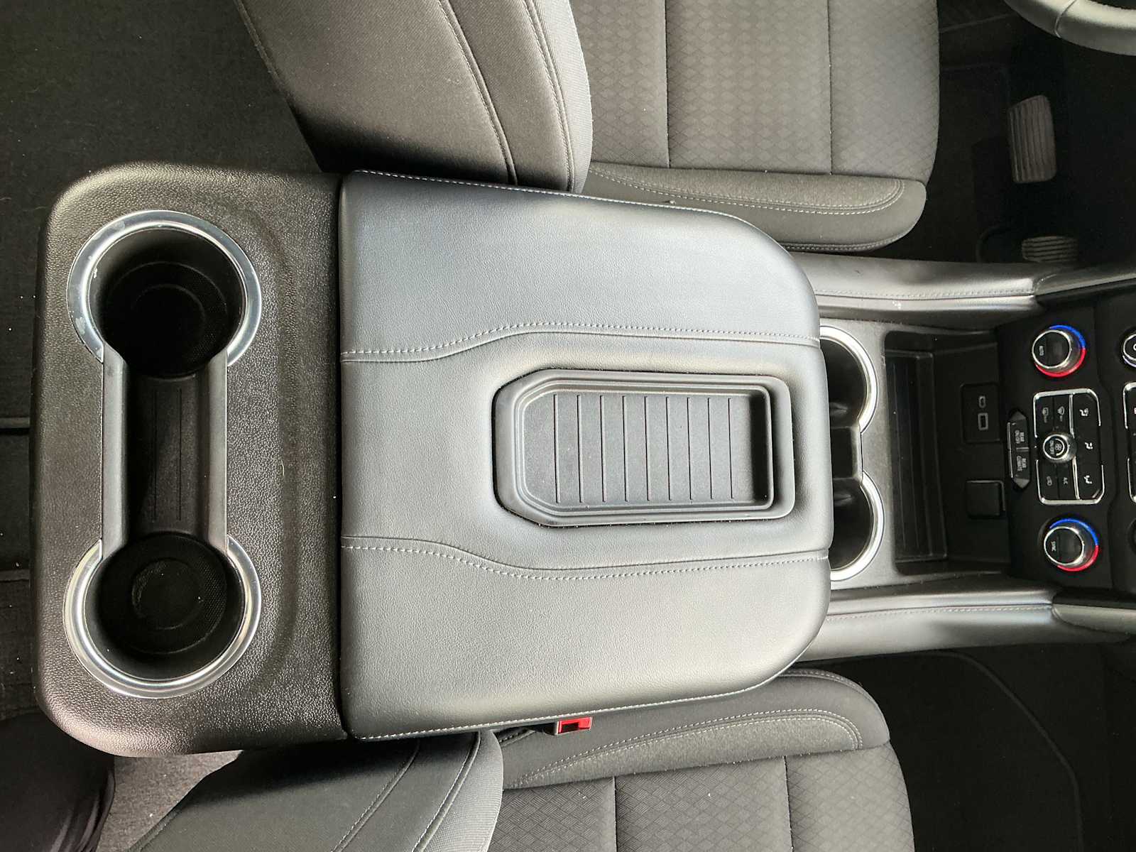 2023 Chevrolet Suburban LS - Photo 18