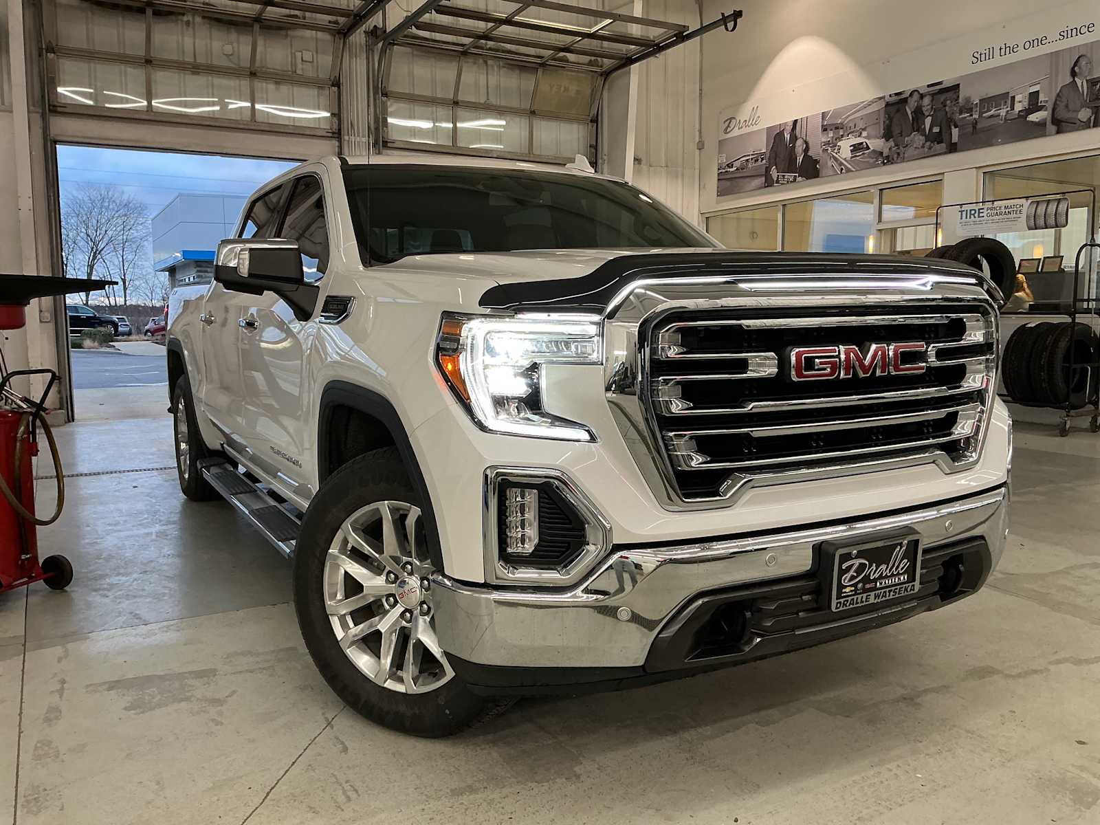 2020 GMC Sierra SLT's photo