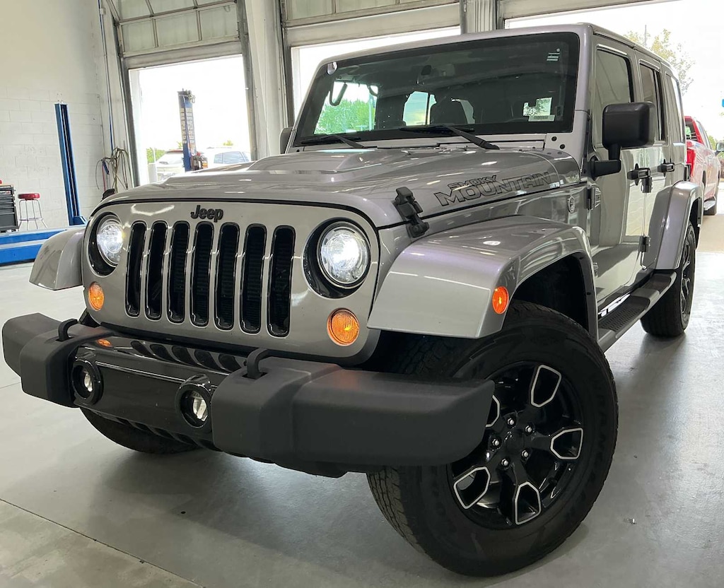 Used 2017 Jeep Wrangler Unlimited Smoky Mountain