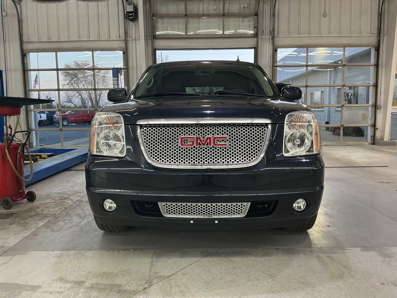 Used 2013 GMC Yukon Denali with VIN 1GKS2EEF8DR220909 for sale in Watseka, IL