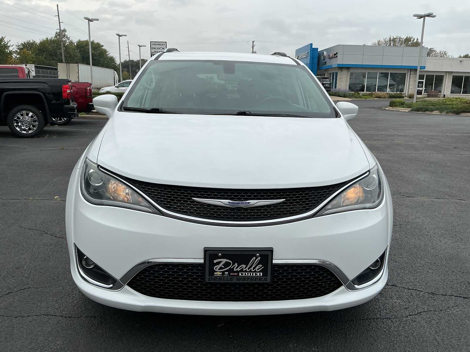 Used 2020 Chrysler Pacifica Touring L with VIN 2C4RC1BG9LR131131 for sale in Watseka, IL