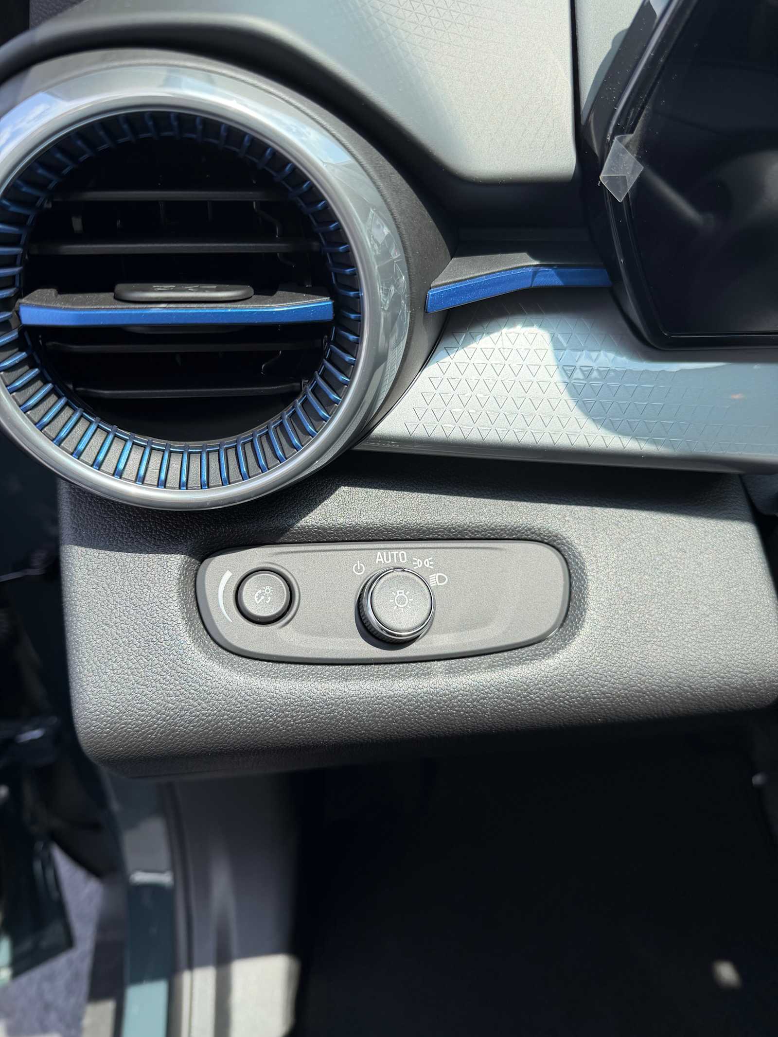 2026 Chevrolet Trax LT - Photo 22
