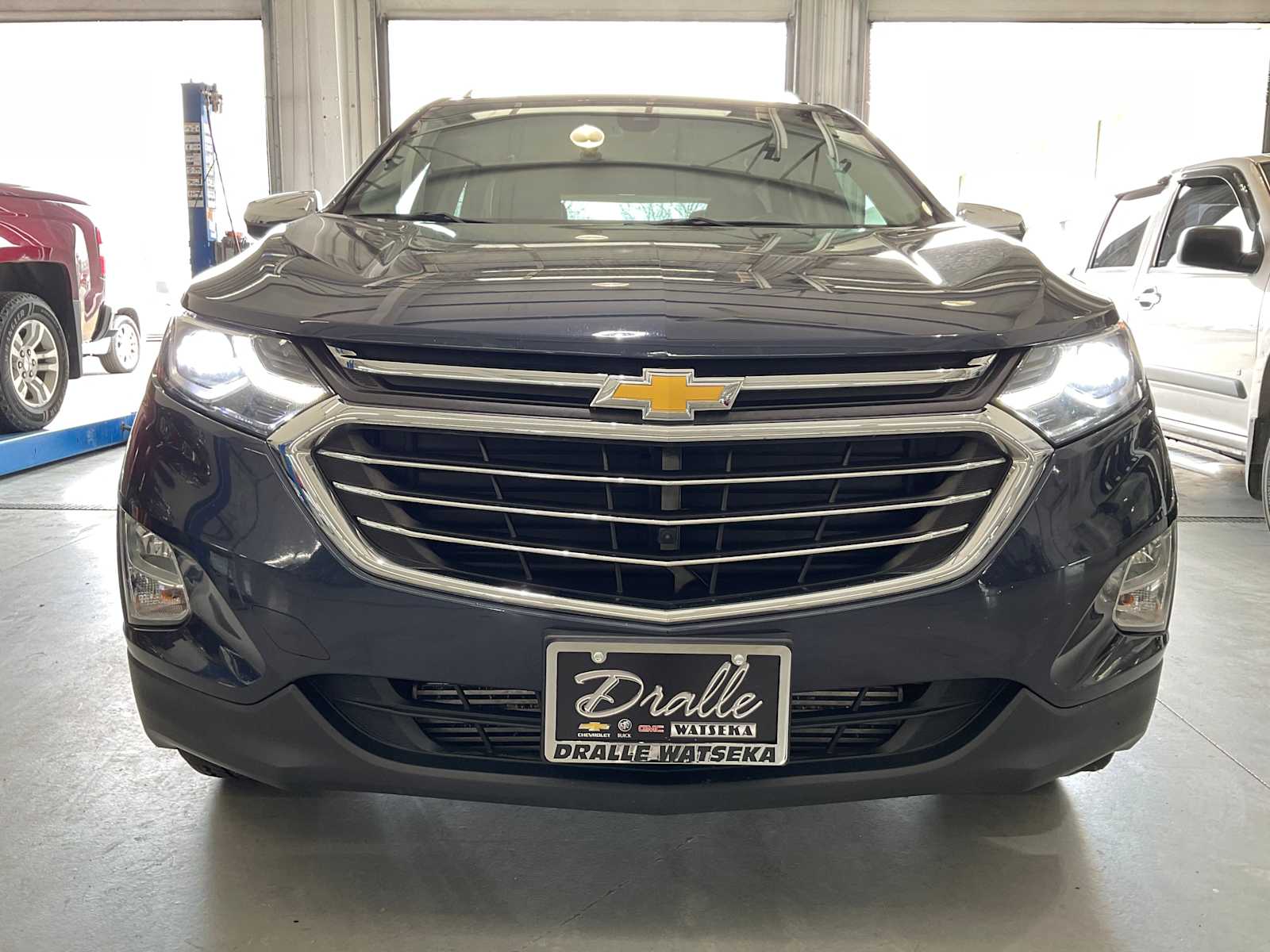 Used 2018 Chevrolet Equinox Premier with VIN 3GNAXVEV0JS503286 for sale in Watseka, IL