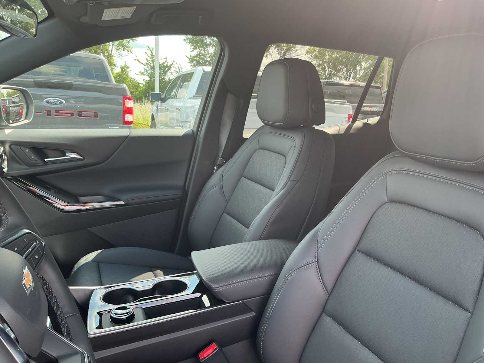 2027 Chevrolet Equinox LT - Photo 22