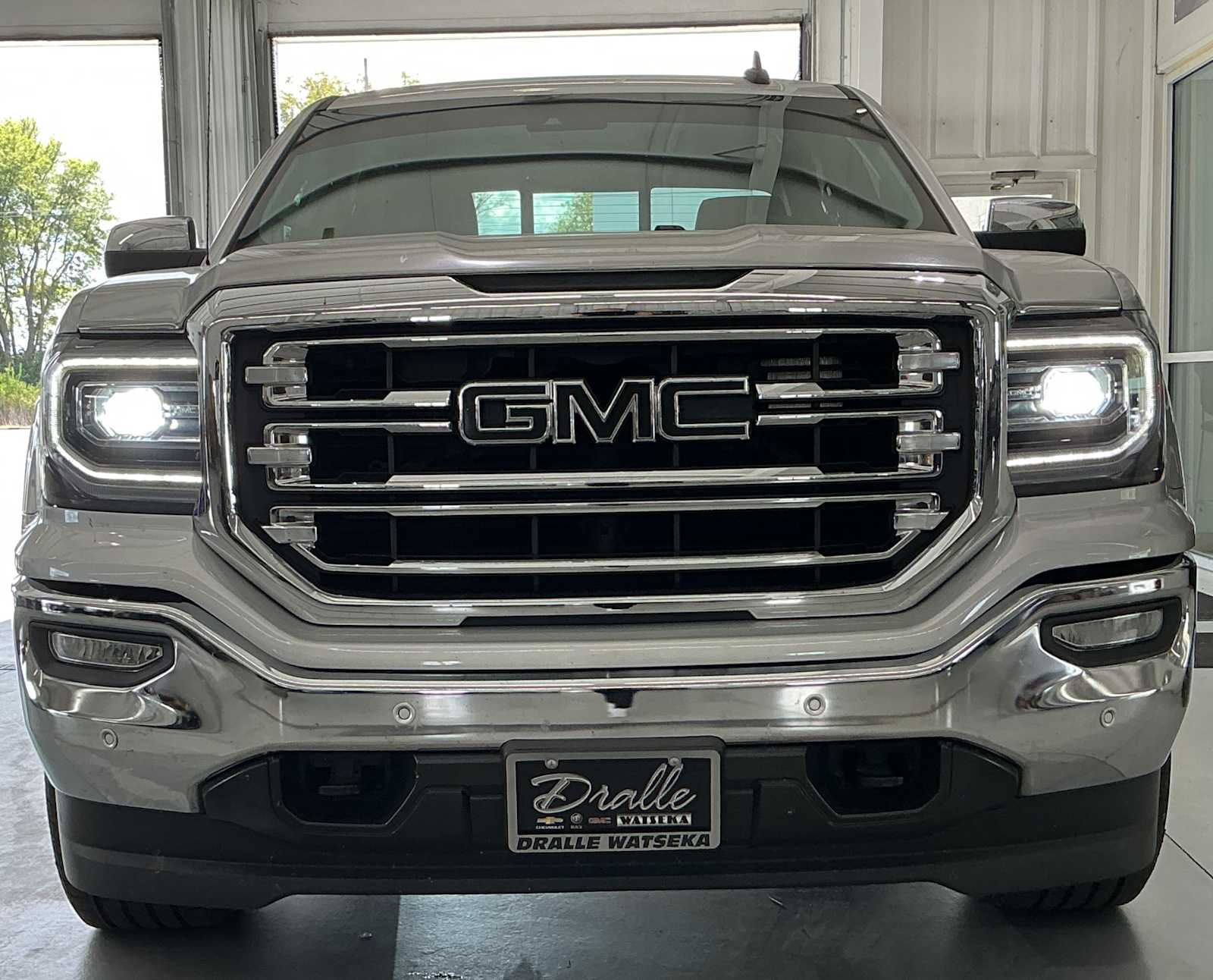 2018 Gmc Sierra 1500 SLT photo 2
