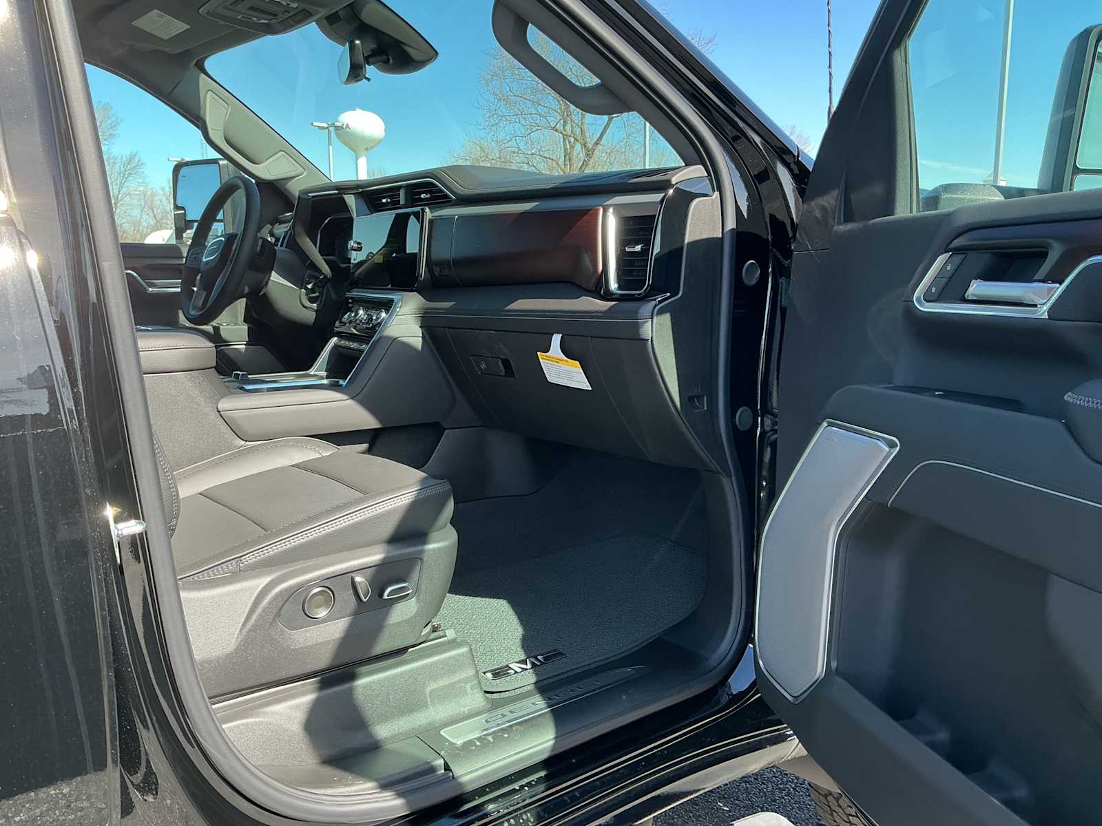2026 GMC Sierra 2500HD Denali - Photo 25