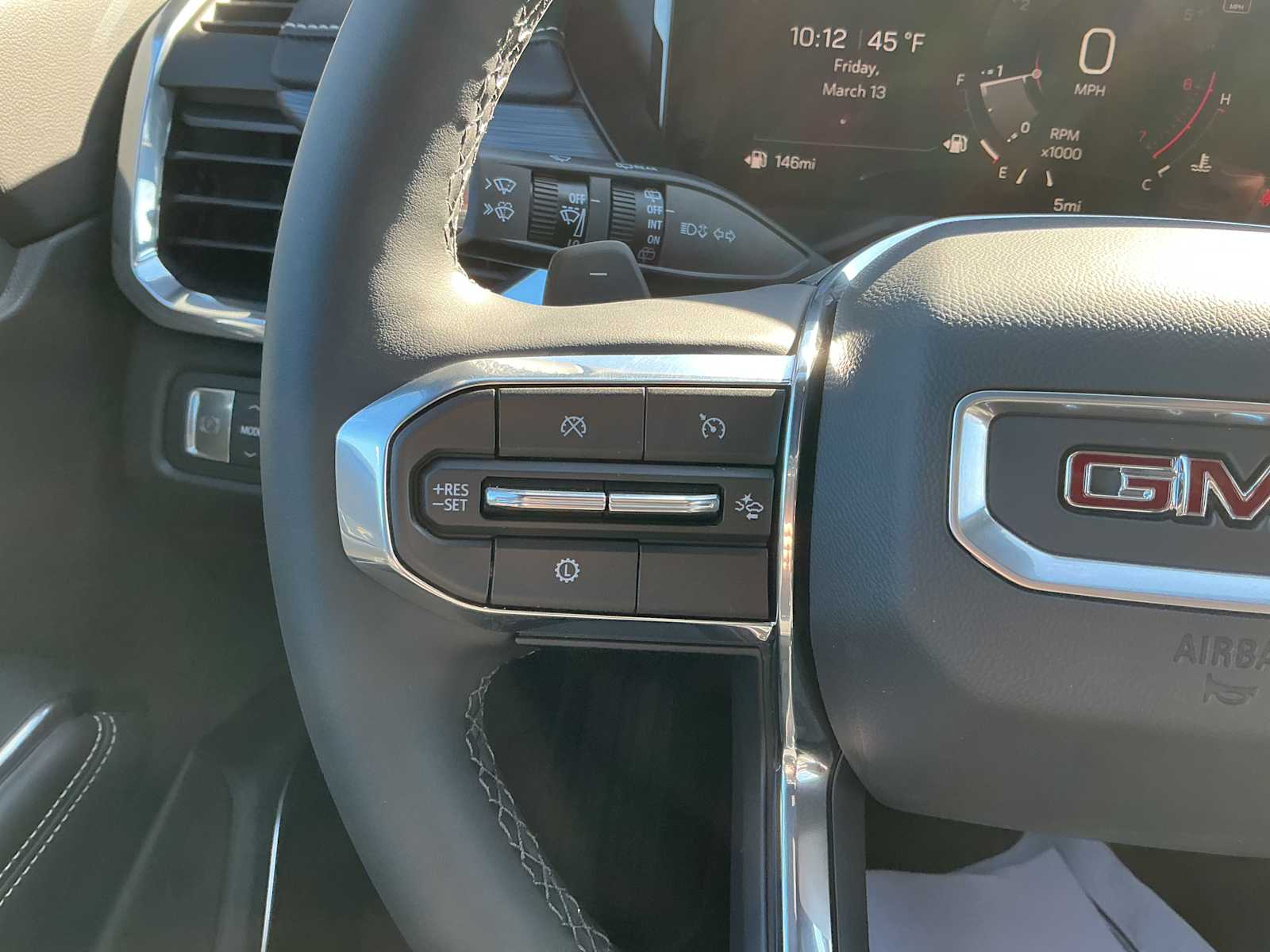 2026 GMC Acadia Elevation - Photo 10