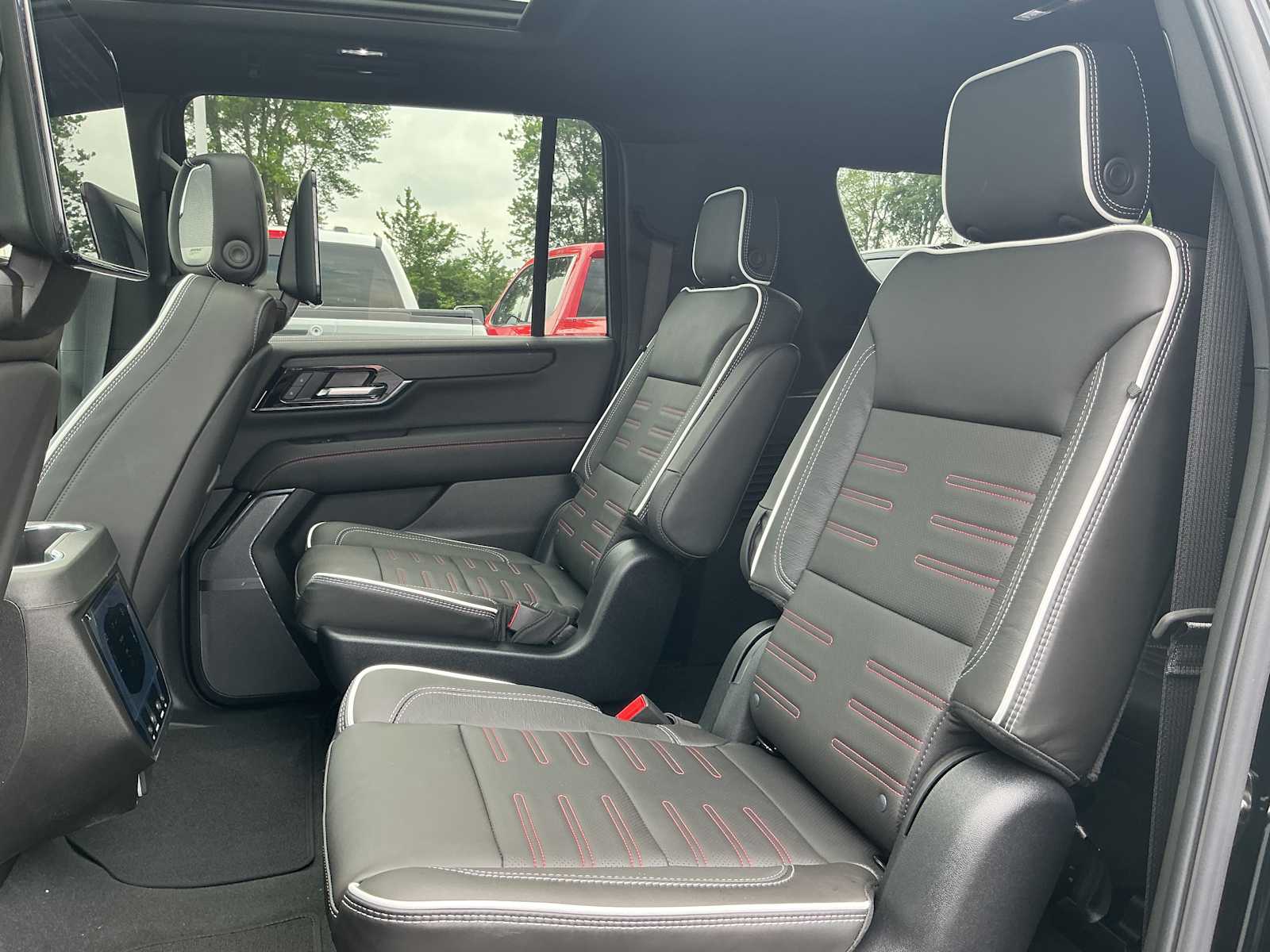 2026 GMC Yukon XL AT4 Ultimate - Photo 23