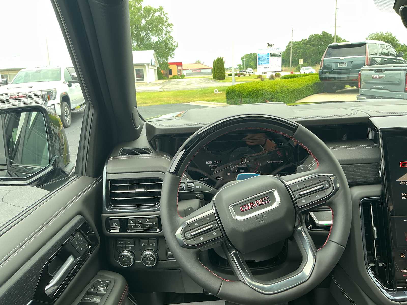 2026 GMC Yukon XL AT4 Ultimate - Photo 8