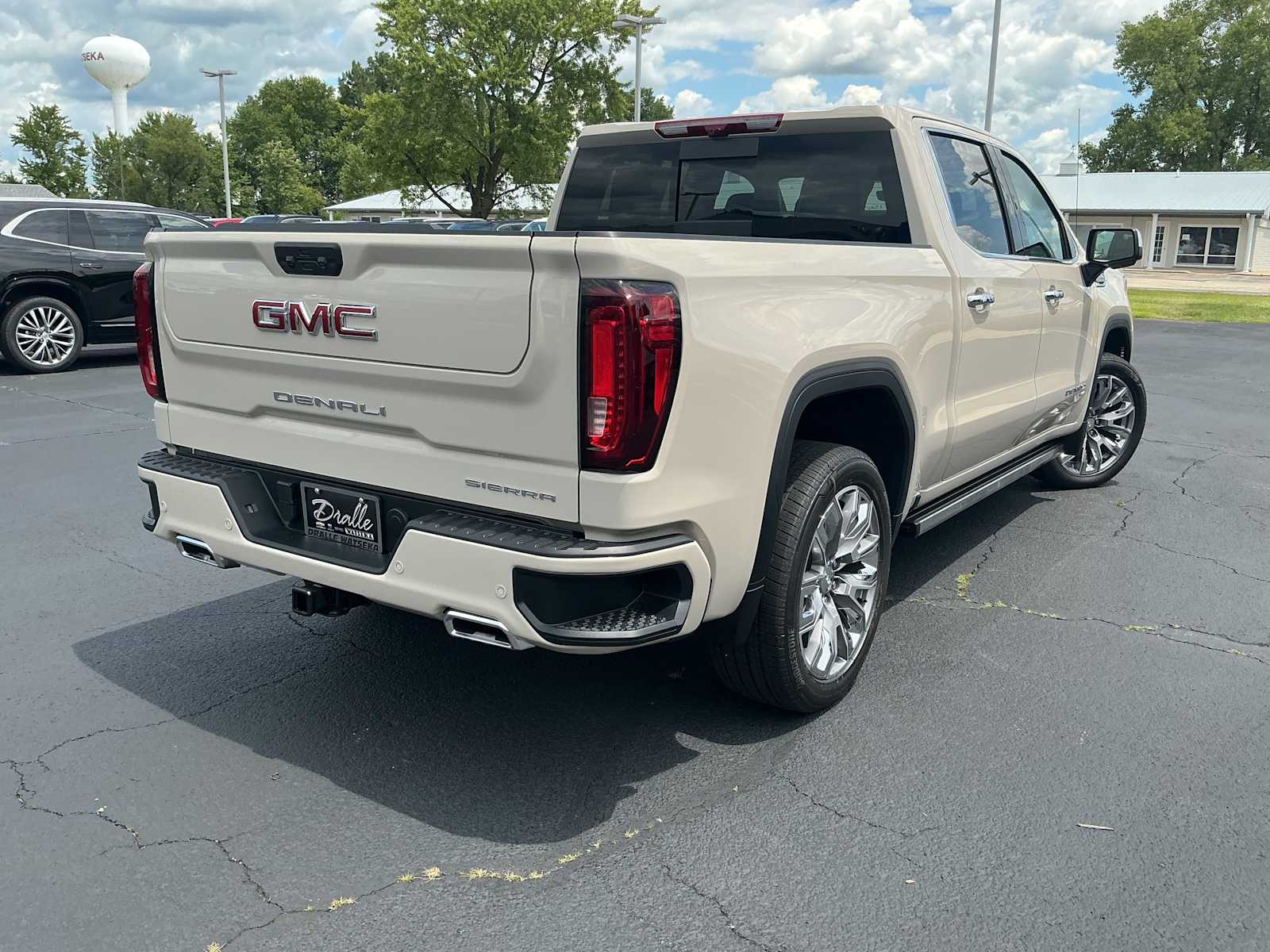2026 GMC Sierra 1500 Denali - Photo 4