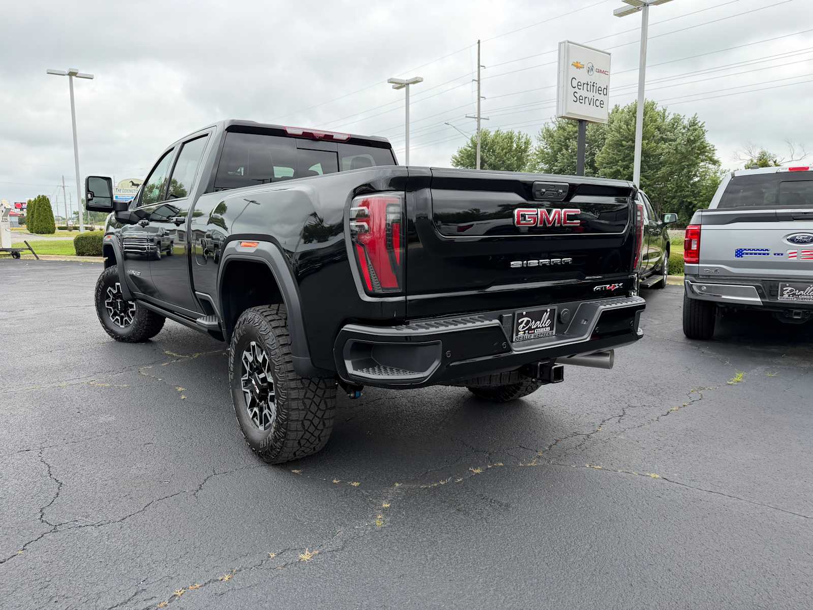 2026 GMC Sierra 2500HD AT4X - Photo 4