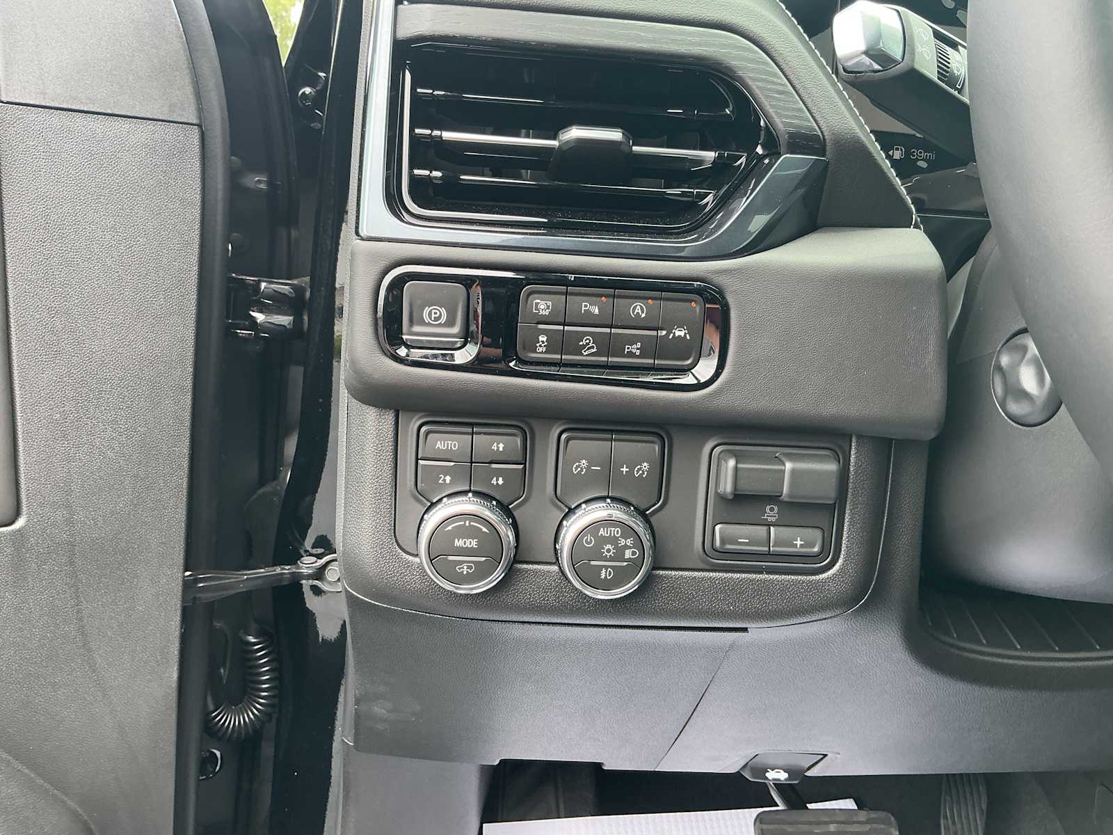 2026 GMC Yukon XL AT4 Ultimate - Photo 21